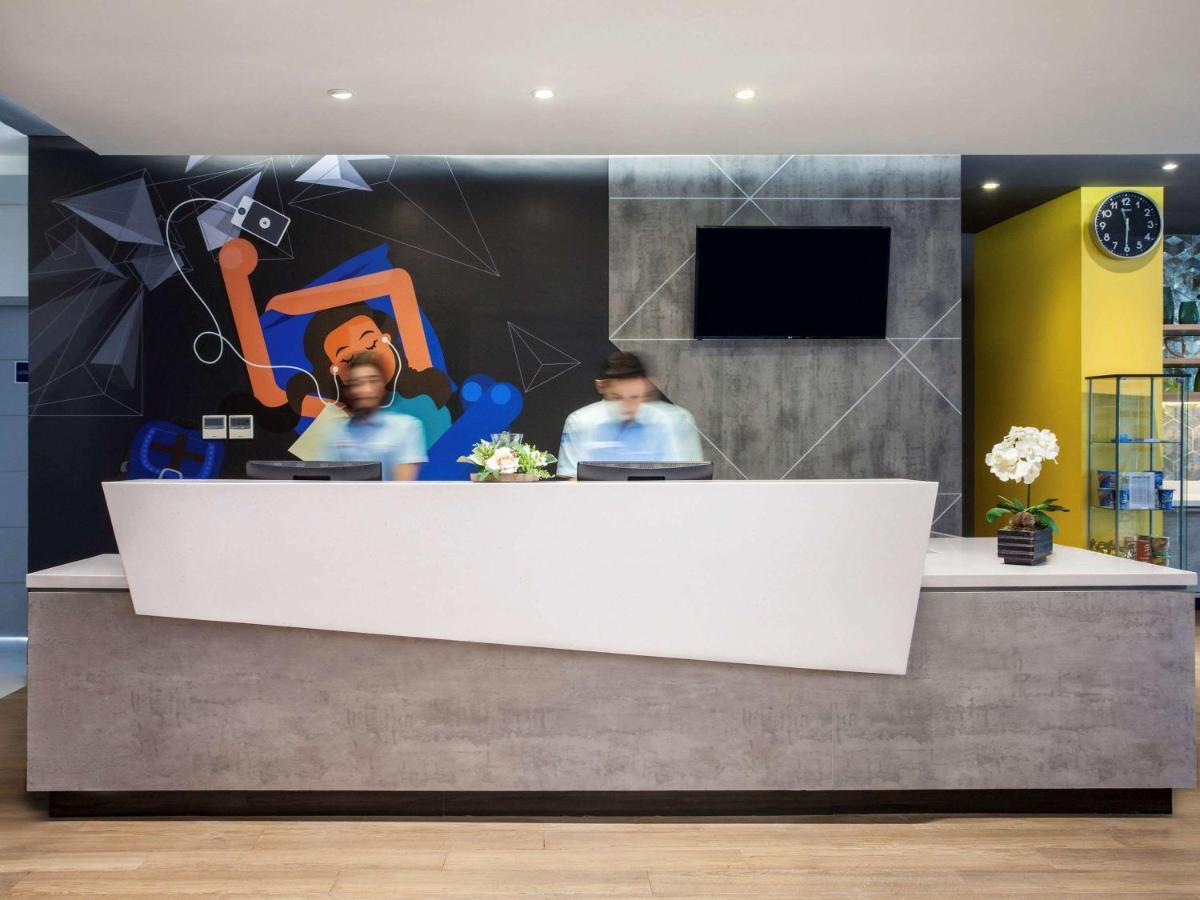 Ibis Budget Surabaya Diponegoro Exterior photo