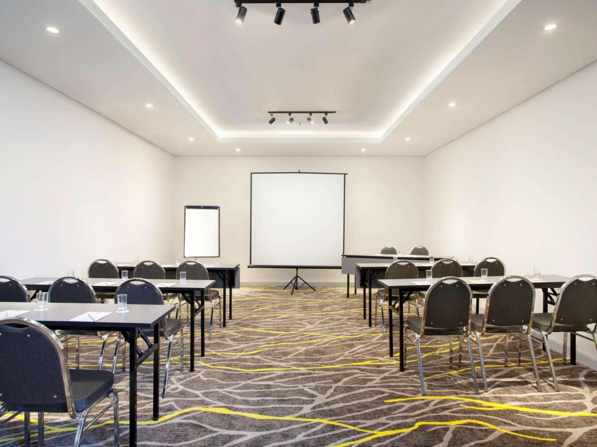 Ibis Budget Surabaya Diponegoro Exterior photo