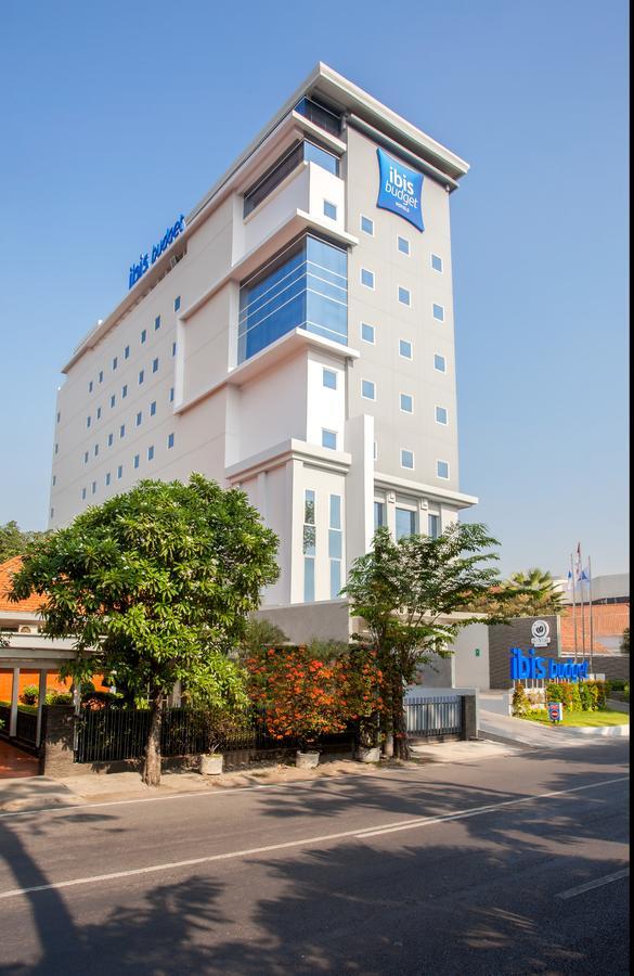 Ibis Budget Surabaya Diponegoro Exterior photo