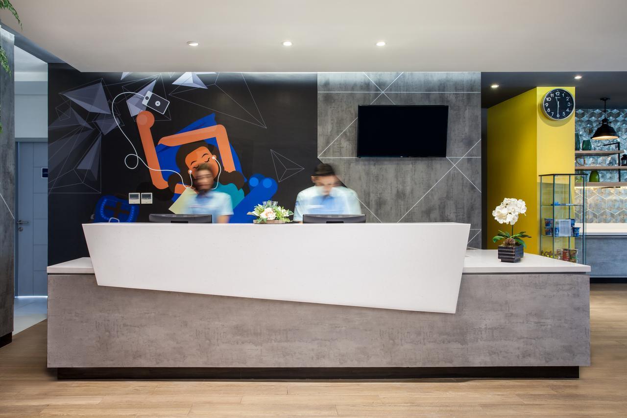Ibis Budget Surabaya Diponegoro Exterior photo